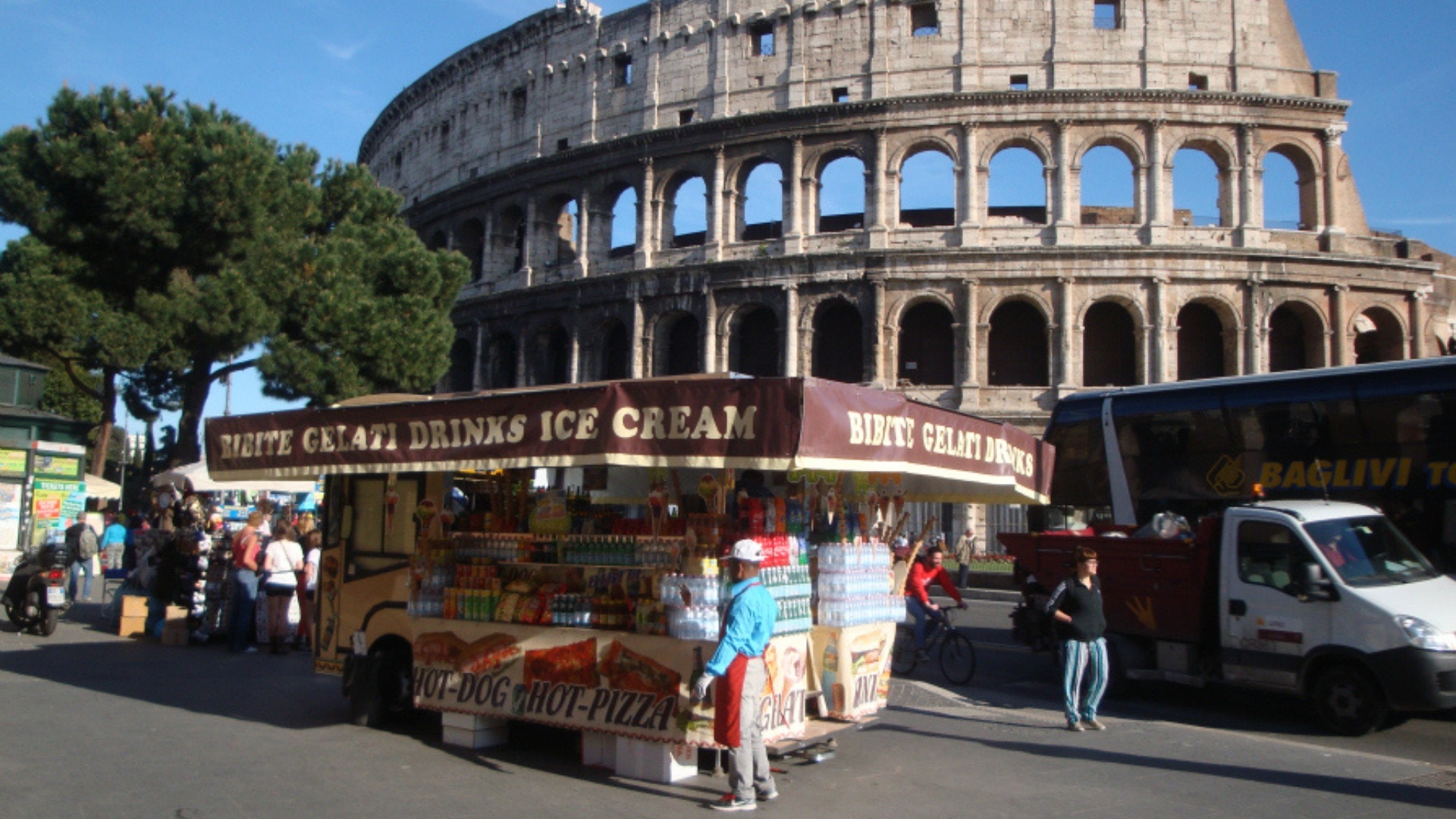 L'ultimo risultato della giunta Marino: no definitivo ai camion bar al Colosseo, Pantheon e altri luoghi di pregio