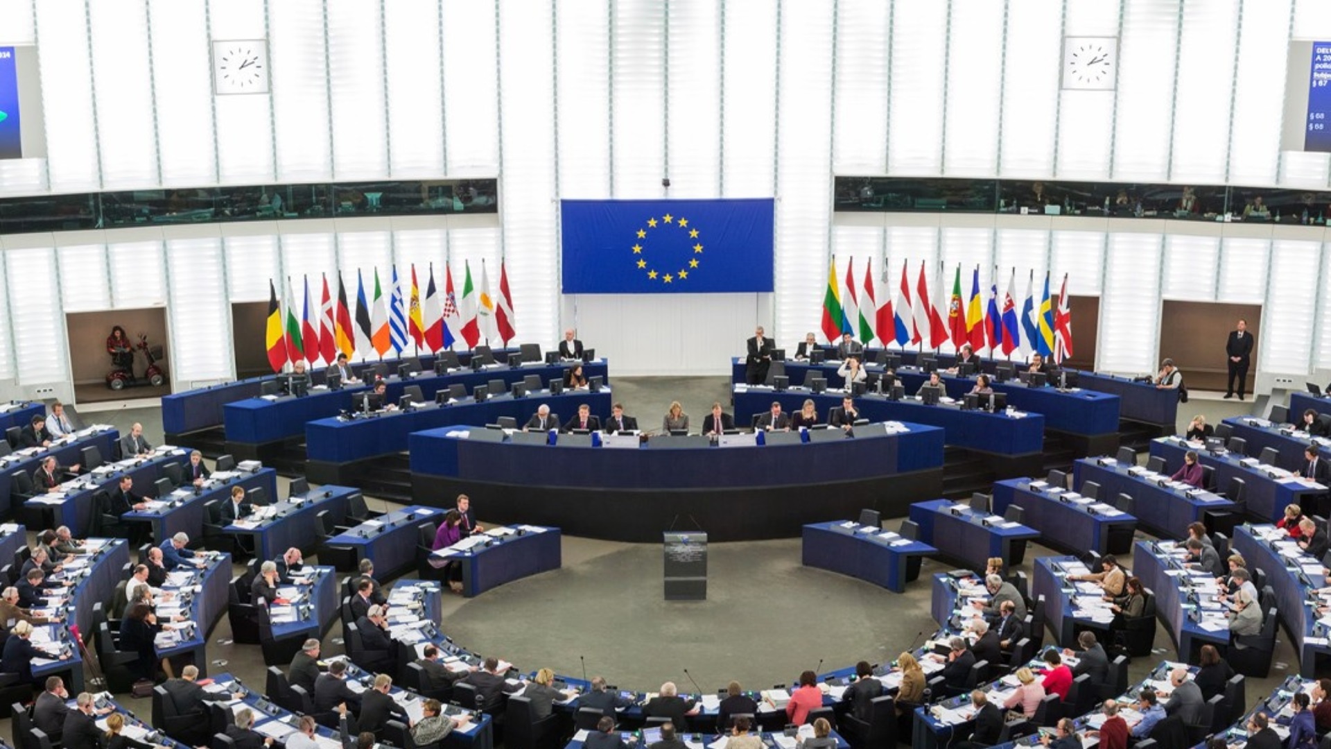 Bocciata l'arroganza di Von der Leyen. Riaffermata la centralità democratica del Parlamento Europeo
